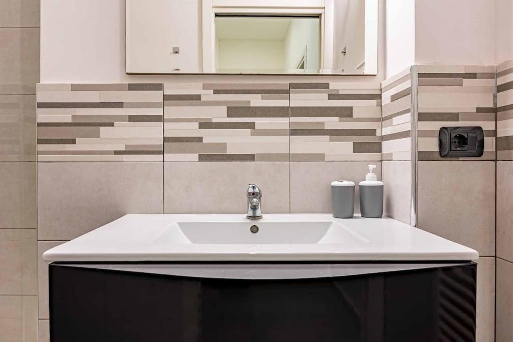 Guest Planet - Modern Flat Centrale M2 Milano Esterno foto